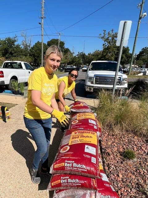 Volunteers at Lakeview Center