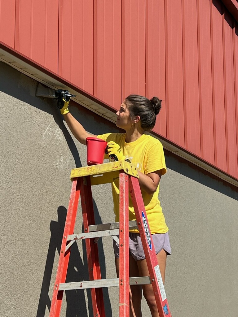 Volunteers at Lakeview Center