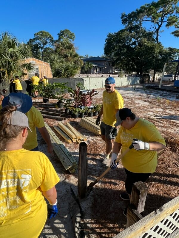 Volunteers at Arc Gateway