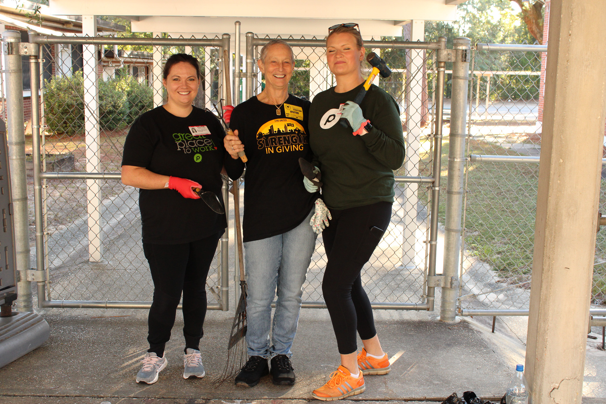 Publix Volunteers at bellview elementary